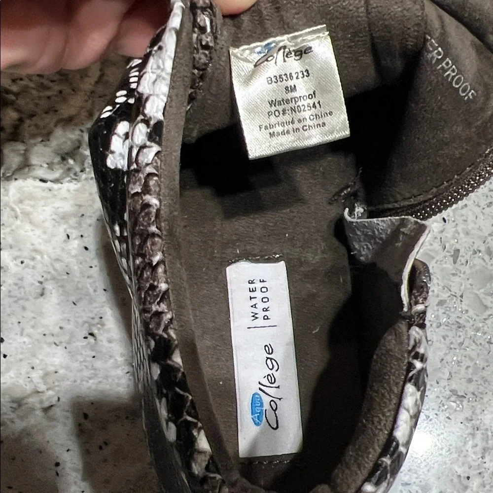 Aqua College Waterproof Snake Print Sneakers Size 8